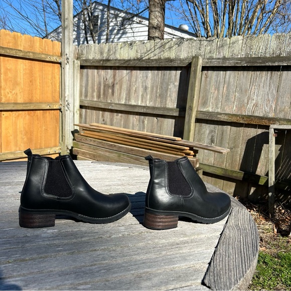 Eastland Jasmine Chelsea Boot- Black- size 9.5‎ W nwot - Picture 1 of 7